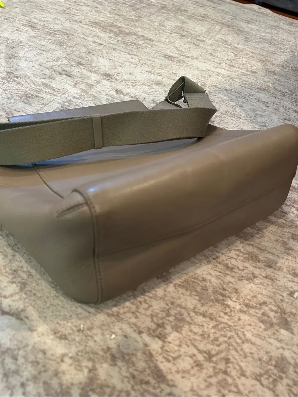 taupe Everlane Form bag 100% Italian leather -adjustable webbed shoulder strap